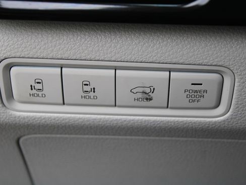 Used 2023 Kia Carnival SX Prestige FWD image 33