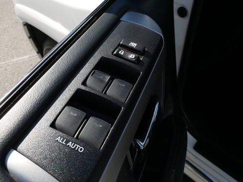 Used 2018 Toyota 4Runner Limited image 19