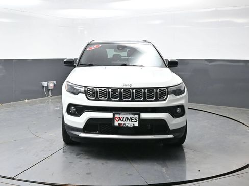 Used 2025 Jeep Compass Limited AWD/4WD image 6