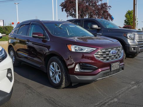 Used 2020 Ford Edge SEL w/ Convenience Package FWD image 2