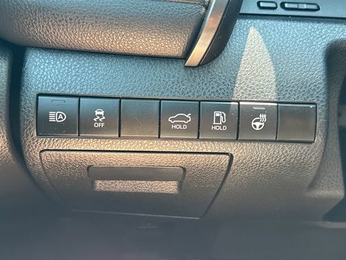 Used 2021 Toyota Camry SE w/ Cold Weather Package FWD image 30