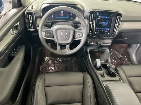 Used 2023 Volvo XC40 B5 Core w/ Convenience Package AWD/4WD image 20