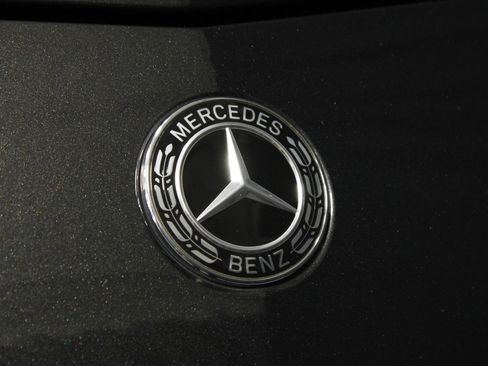 Used 2019 Mercedes-Benz SL 550 image 12