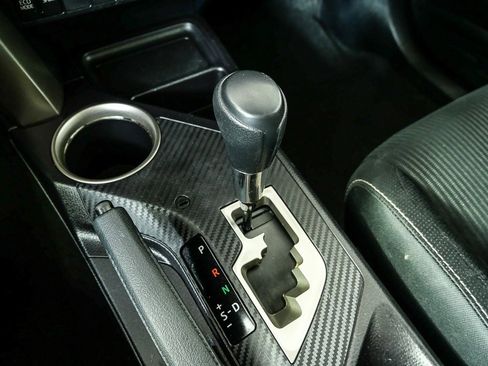 Used 2013 Toyota RAV4 XLE image 15