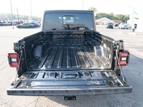 Certified 2024 Jeep Gladiator Rubicon w/ Technology Group image 12