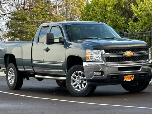 Used 2013 Chevrolet Silverado 2500 LT w/ Interior Plus Package image 2