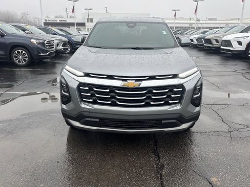 Certified 2025 Chevrolet Equinox LT image 2