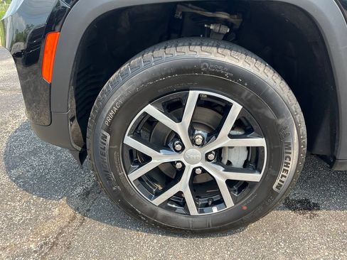 Used 2024 Jeep Grand Cherokee Limited AWD/4WD image 31