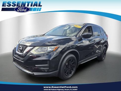 Used 2017 Nissan Rogue S FWD image 1