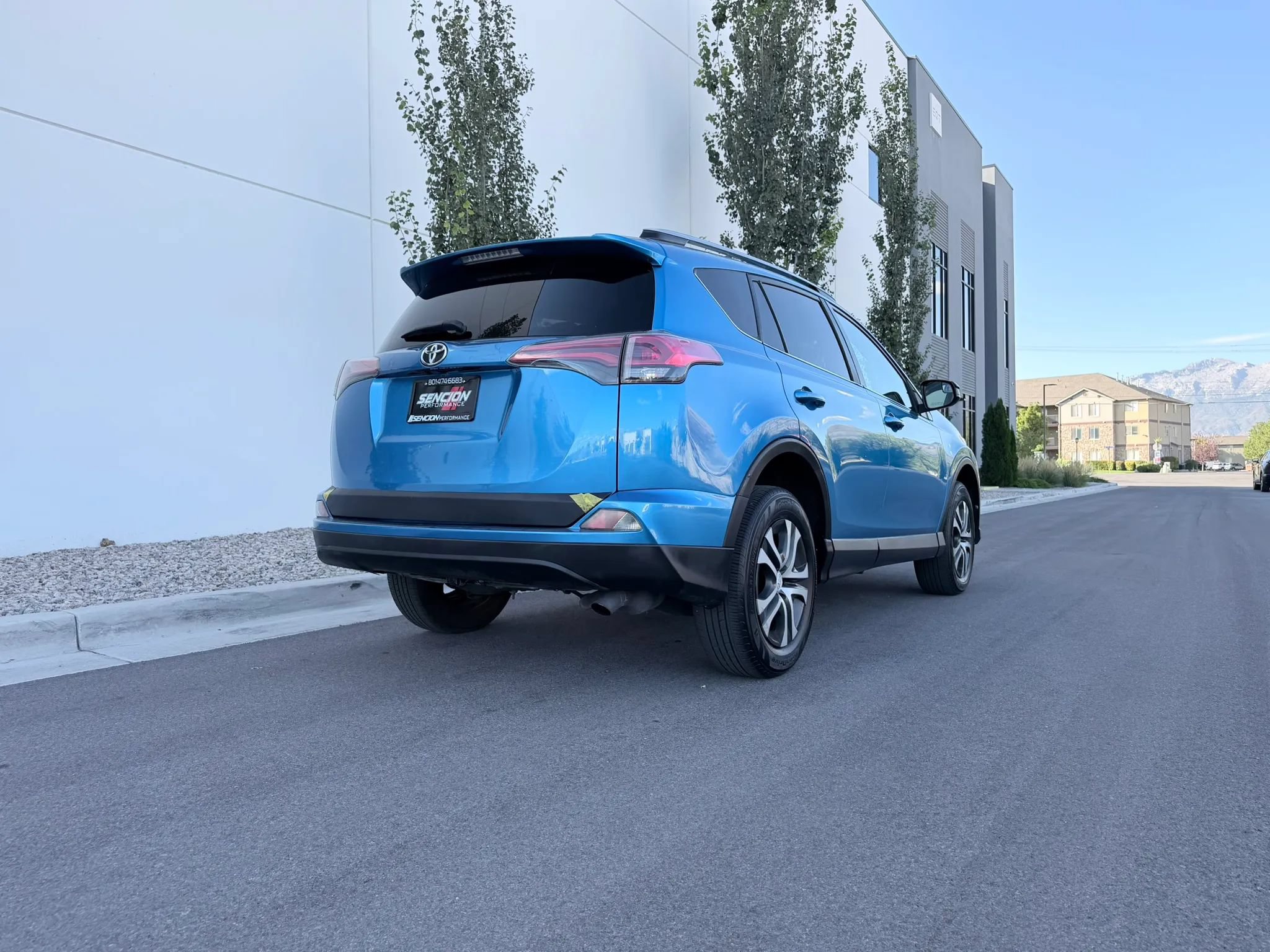 Used 2017 Toyota RAV4 LE w/ Carpet Mat Package AWD/4WD image 5