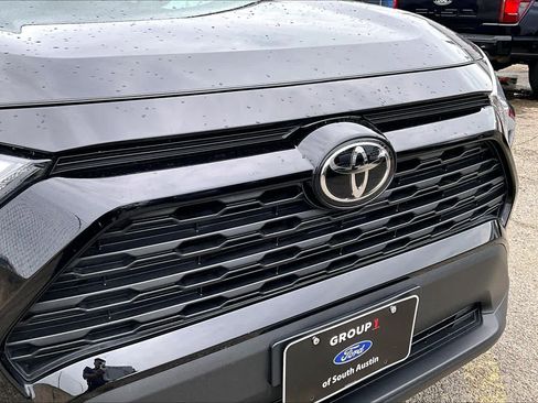 Used 2023 Toyota RAV4 LE AWD/4WD image 30
