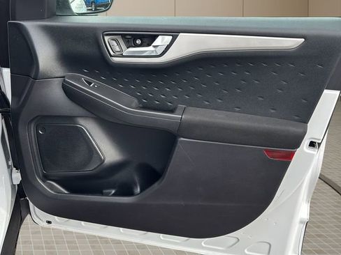 Used 2020 Ford Escape SE image 33