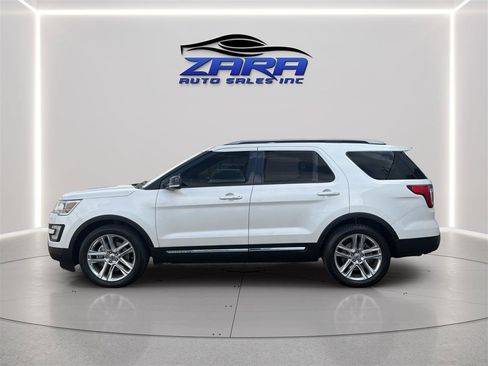 Used 2017 Ford Explorer XLT w/ Equipment Group 202A FWD image 4
