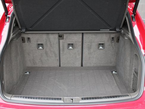 Used 2023 Porsche Macan S image 25