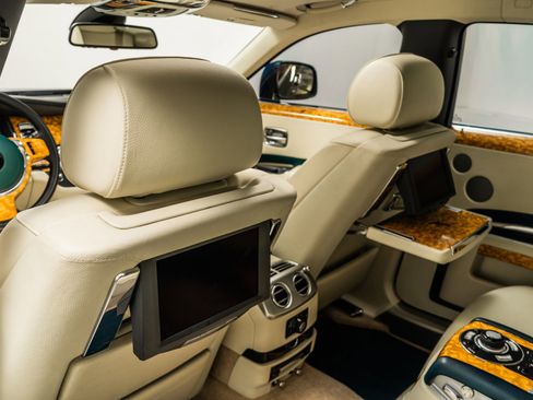 Used 2010 Rolls-Royce Ghost image 30
