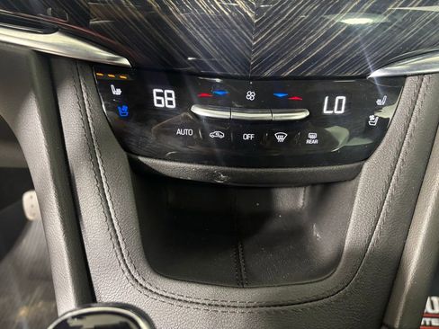 Used 2024 Cadillac XT6 Premium Luxury w/ LPO, Floor Liner Package AWD/4WD image 19