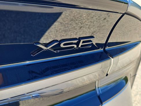 New 2026 Toyota Prius Plug-In Hybrid image 4