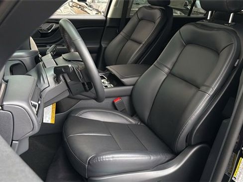 New 2026 Lincoln Aviator Premiere image 17