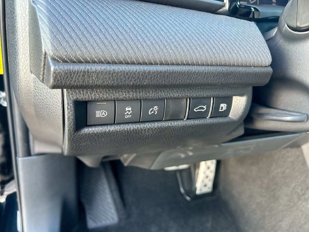 Used 2025 Toyota Camry SE FWD image 14