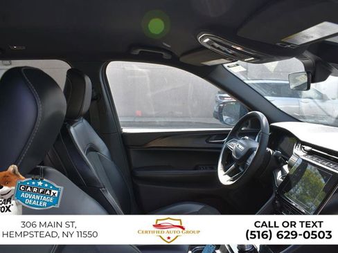 Used 2025 Jeep Grand Cherokee Altitude AWD/4WD image 20