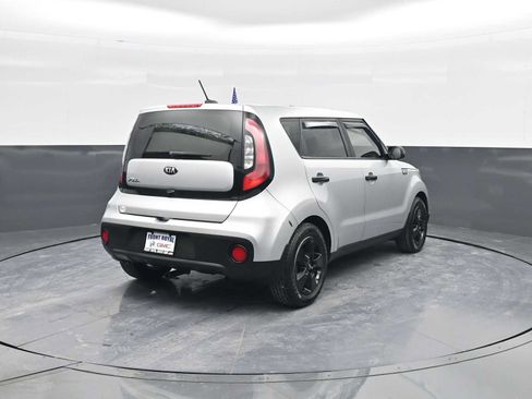 Used 2019 Kia Soul image 7