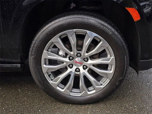 Used 2023 GMC Yukon XL Denali w/ Denali Reserve Package image 7