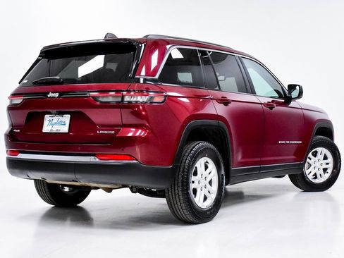 Certified 2024 Jeep Grand Cherokee Laredo image 30