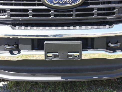 New 2026 Ford F250 XL w/ XL Chrome Package image 3