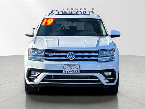 Used 2019 Volkswagen Atlas SE w/ Panoramic Sunroof Package image 9