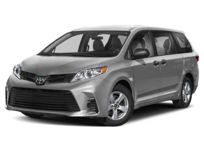 Used 2018 Toyota Sienna XLE w/ XLE Navigation Package