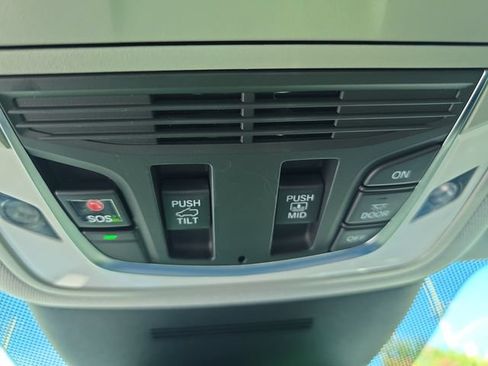 Certified 2025 Acura MDX SH-AWD w/ Advance Package image 25