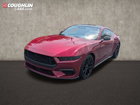 Used 2025 Ford Mustang Premium RWD image 3