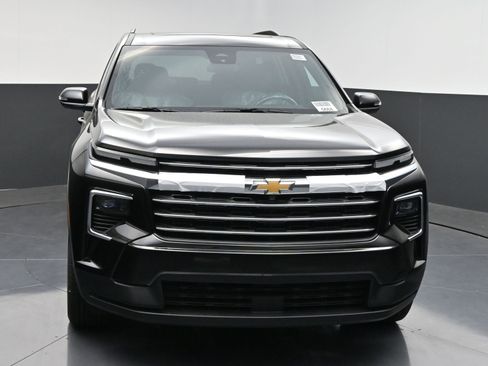 New 2026 Chevrolet Traverse LT w/ Sun and Wheel Package FWD image 2
