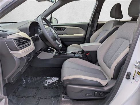 Certified 2026 Subaru Forester Premium AWD/4WD image 17