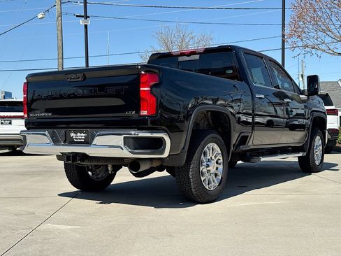 Used 2025 Chevrolet Silverado 2500 LTZ w/ LTZ Premium Package AWD/4WD image 8