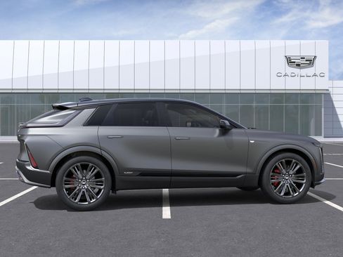 New 2026 Cadillac Lyriq V w/ Exterior Carbon Fiber Package AWD/4WD image 35