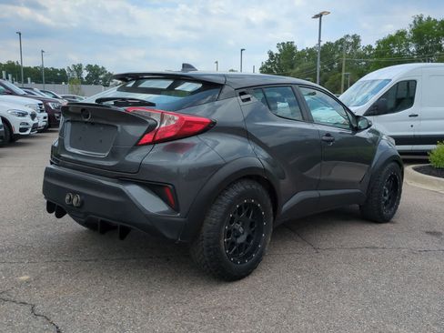 Used 2019 Toyota C-HR LE FWD image 8