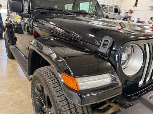 Used 2021 Jeep Wrangler Unlimited Sahara w/ Cold Weather Group AWD/4WD image 3