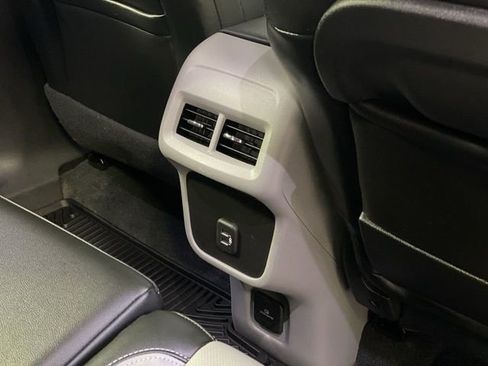 Certified 2024 GMC Terrain SLT w/ Infotainment Package II image 28