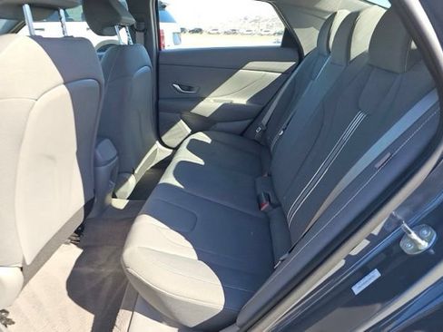 Used 2025 Hyundai Elantra Sport FWD image 18