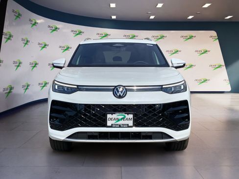 New 2026 Volkswagen Tiguan SEL R-Line AWD/4WD image 2