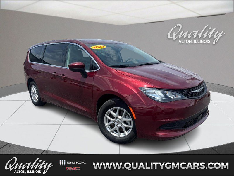Used 2023 Chrysler Voyager LX FWD image 1