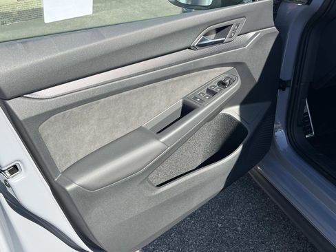 New 2025 Volkswagen GTI SE image 6