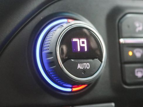 Used 2023 Chevrolet Silverado 2500 LT w/ Convenience Package image 32