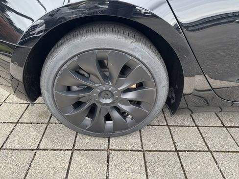 Used 2018 Tesla Model 3 Long Range RWD image 11