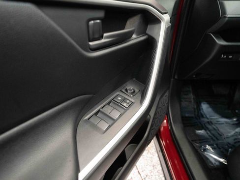 Used 2025 Toyota RAV4 LE image 7