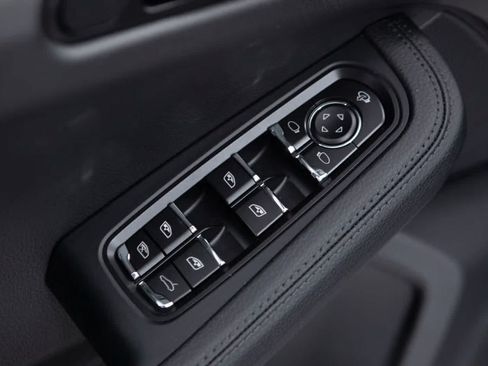 Used 2026 Porsche Macan S AWD/4WD image 25