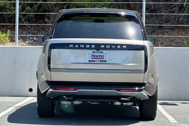 New 2026 Land Rover Range Rover Long Wheelbase SE AWD/4WD image 4