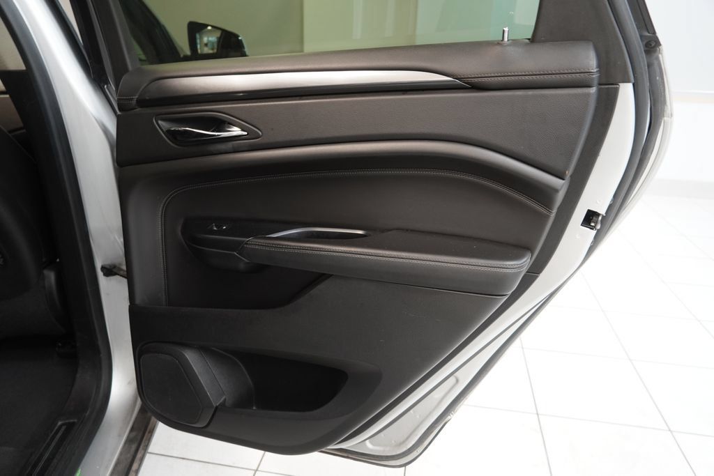 Used 2015 Cadillac SRX FWD image 28