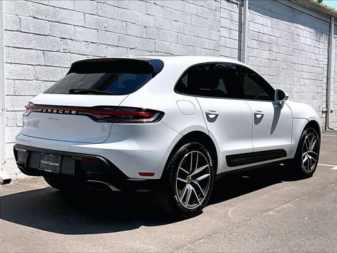 Certified 2024 Porsche Macan AWD/4WD image 17